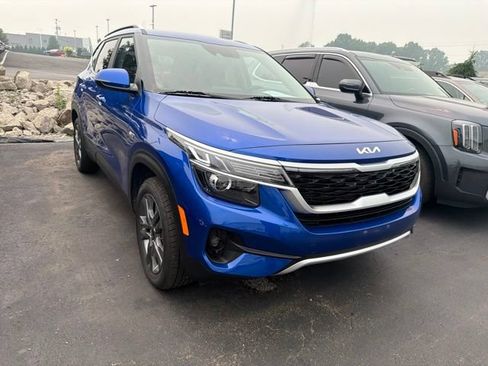 Used 2022 Kia Seltos S AWD/4WD image 3