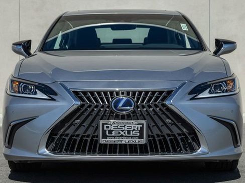 Used 2022 Lexus ES 300h w/ Premium Package image 2