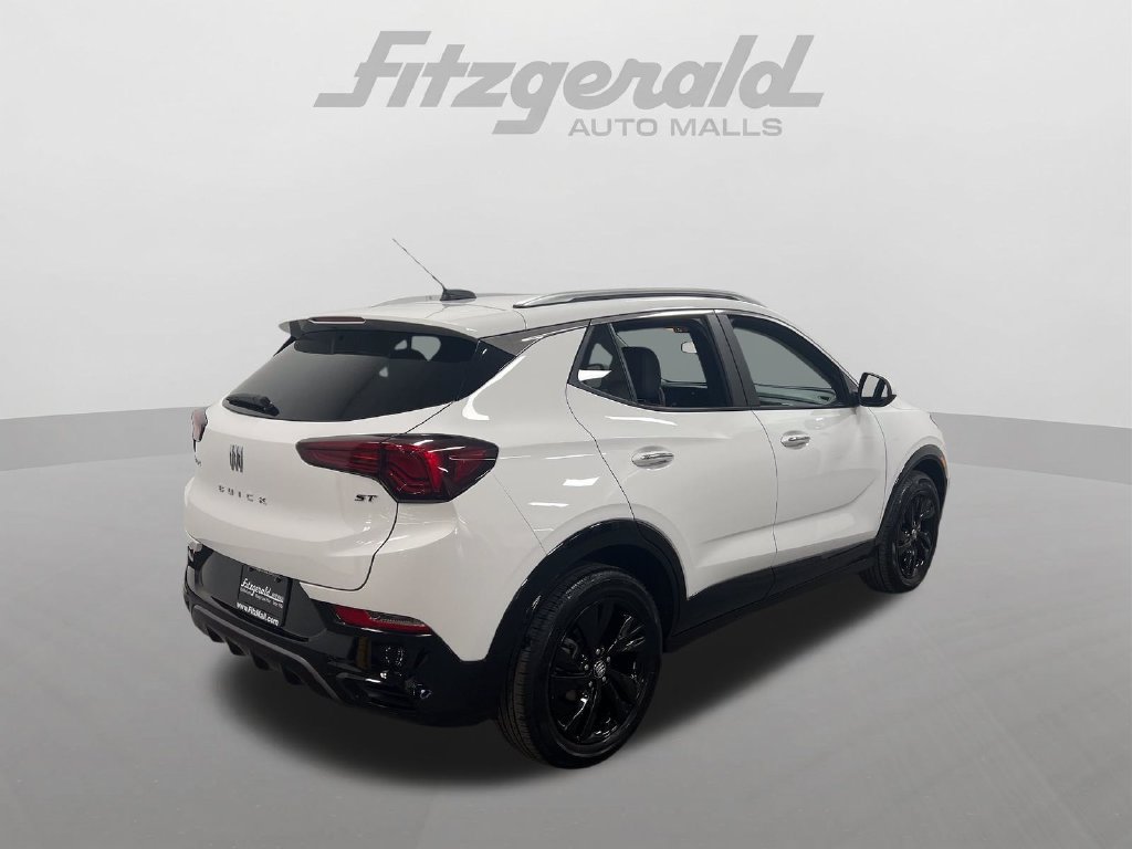Used 2024 Buick Encore GX Sport Touring FWD image 5