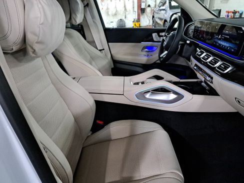 New 2026 Mercedes-Benz GLS 450 4MATIC image 10