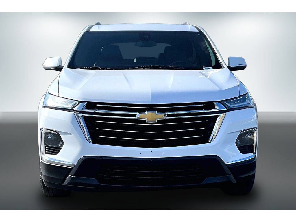 Used 2023 Chevrolet Traverse LT FWD image 2