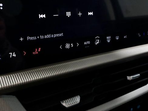 Certified 2025 Ford Explorer Active image 32