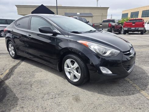 Used 2013 Hyundai Elantra GLS w/ Preferred Pkg image 4