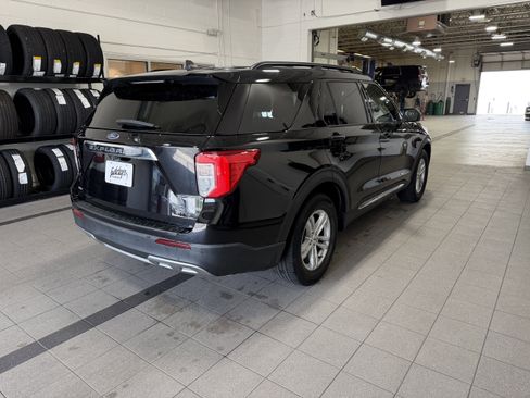 Used 2022 Ford Explorer XLT w/ Equipment Group 202A RWD image 8