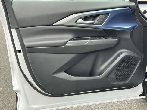 New 2026 Chevrolet Equinox EV LT image 18
