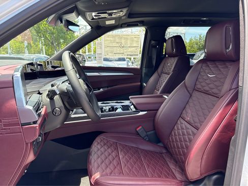 New 2026 Cadillac Escalade ESV Sport w/ LPO, ONYX Package AWD/4WD image 9