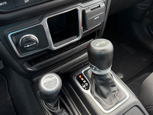 Used 2022 Jeep Wrangler Unlimited Sport AWD/4WD image 16
