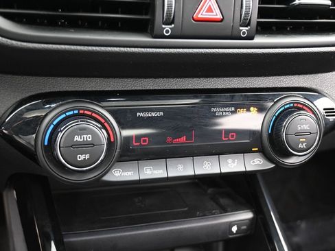 Used 2022 Kia Forte GT-Line w/ GT-Line Premium Package image 22