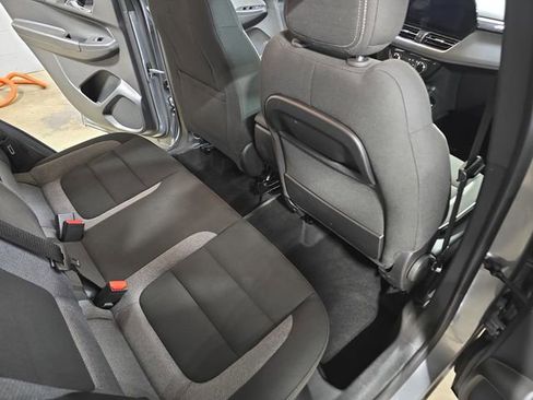 Used 2025 Chevrolet TrailBlazer LT AWD/4WD image 13