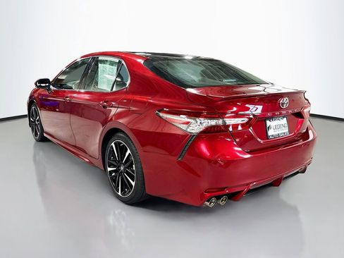 Used 2018 Toyota Camry XSE FWD image 9