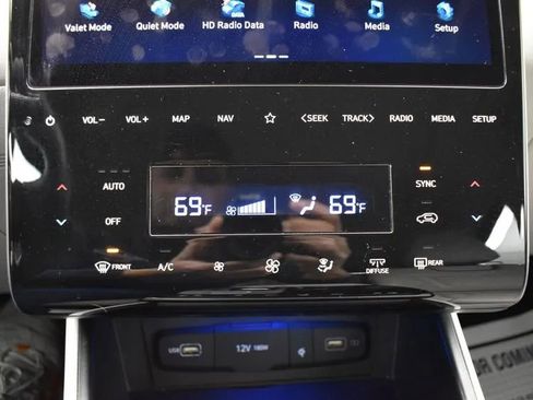 Used 2024 Hyundai Tucson Limited image 34