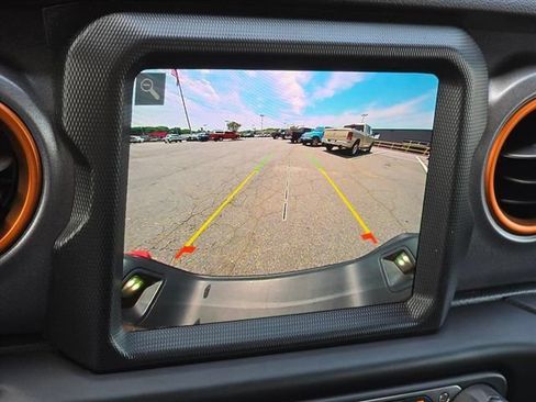 Used 2022 Jeep Gladiator Mojave w/ Trailer Tow Package AWD/4WD image 5