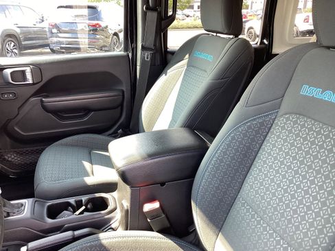 Used 2021 Jeep Wrangler Unlimited Sport image 12