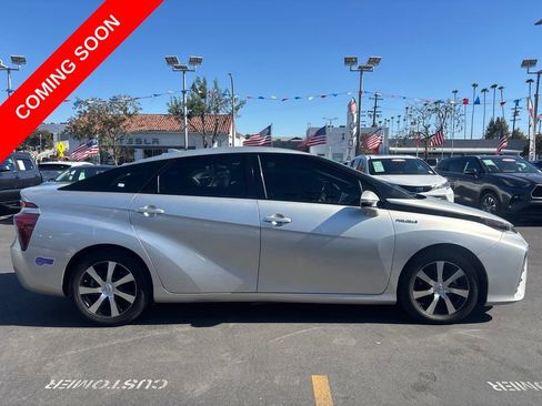 Used 2019 Toyota Mirai FWD image 3