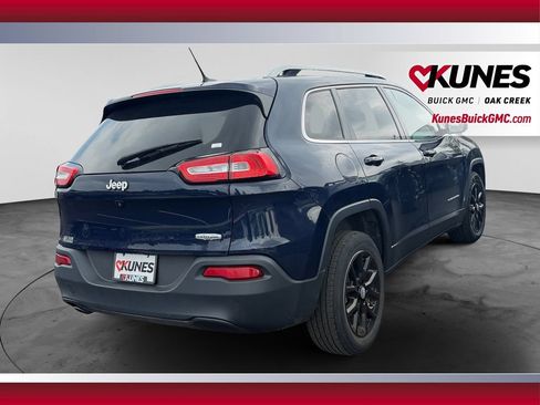 Used 2016 Jeep Cherokee Latitude FWD image 8