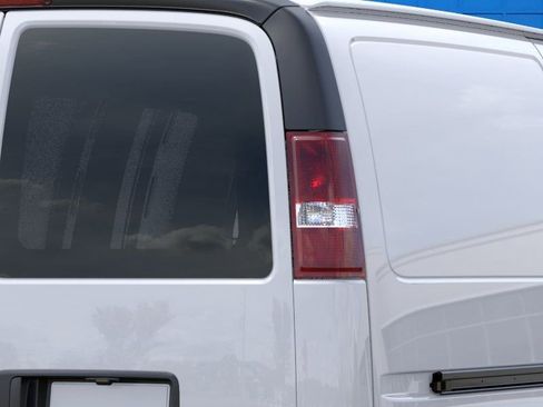 New 2026 Chevrolet Express 2500 RWD image 12