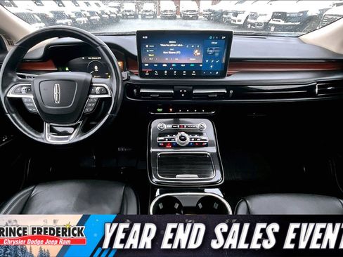 Used 2022 Lincoln Nautilus Reserve image 12