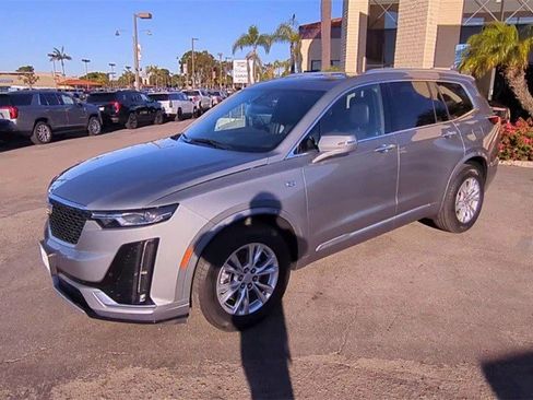 Certified 2023 Cadillac XT6 Luxury image 7