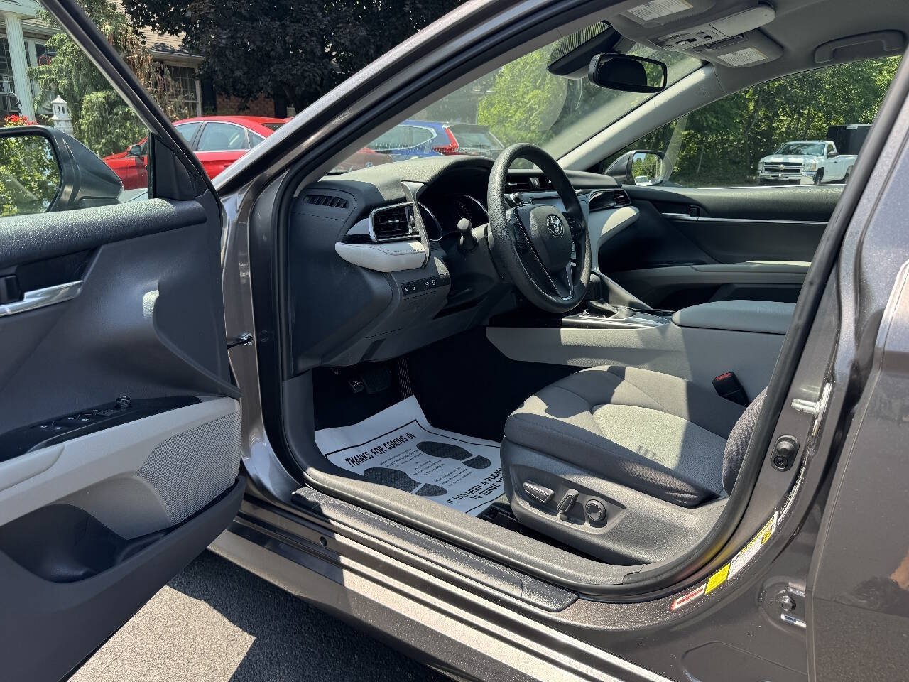 Used 2020 Toyota Camry LE w/ Convenience Package FWD image 8