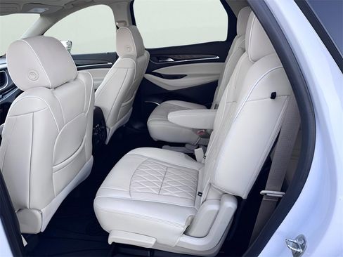 Used 2023 Buick Enclave Avenir w/ Avenir Technology Package image 11