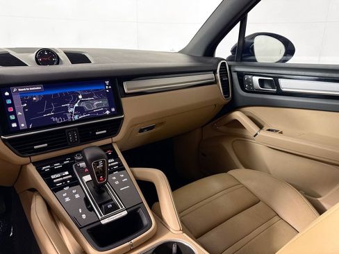 Used 2022 Porsche Cayenne E-Hybrid AWD/4WD image 29