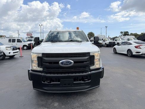 Used 2017 Ford F250 XL w/ Power Equipment Group RWD image 3