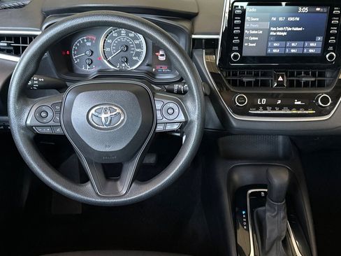 Used 2020 Toyota Corolla LE FWD image 16