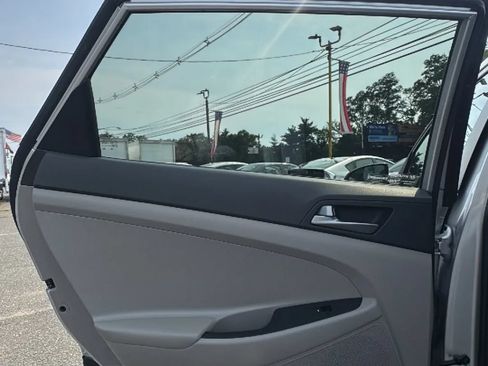 Used 2016 Hyundai Tucson SE w/ Option Group 02 FWD image 13