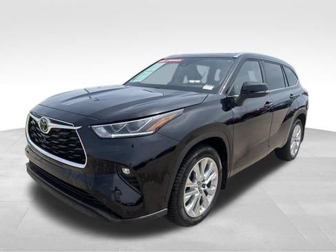 Used 2022 Toyota Highlander Limited AWD/4WD image 6