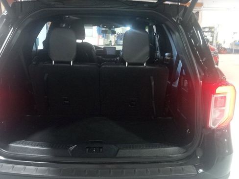 Used 2020 Ford Explorer XLT w/ Equipment Group 202A AWD/4WD image 19