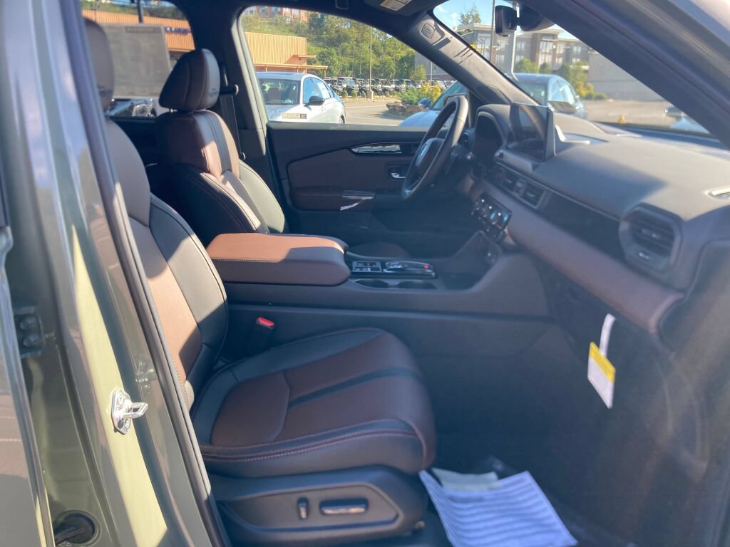 New 2026 Honda Pilot TrailSport image 5