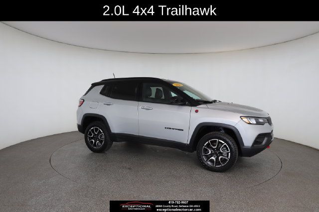 Used 2025 Jeep Compass Trailhawk AWD/4WD image 26