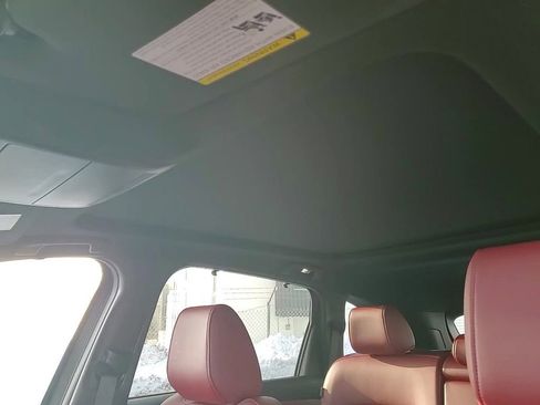 Certified 2025 MAZDA CX-70 Plug-In Hybrid w/ Premium Plus image 22