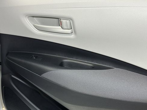 Used 2025 Toyota Corolla LE w/ LE Premium Package FWD image 34