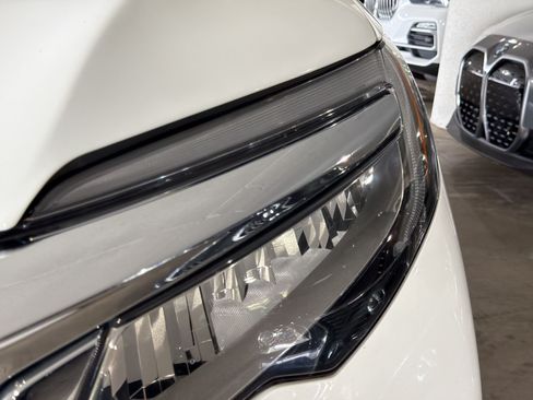 Used 2021 Honda Pilot Touring image 9