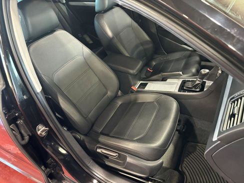 Used 2012 Volkswagen Passat 2.5 SE image 17