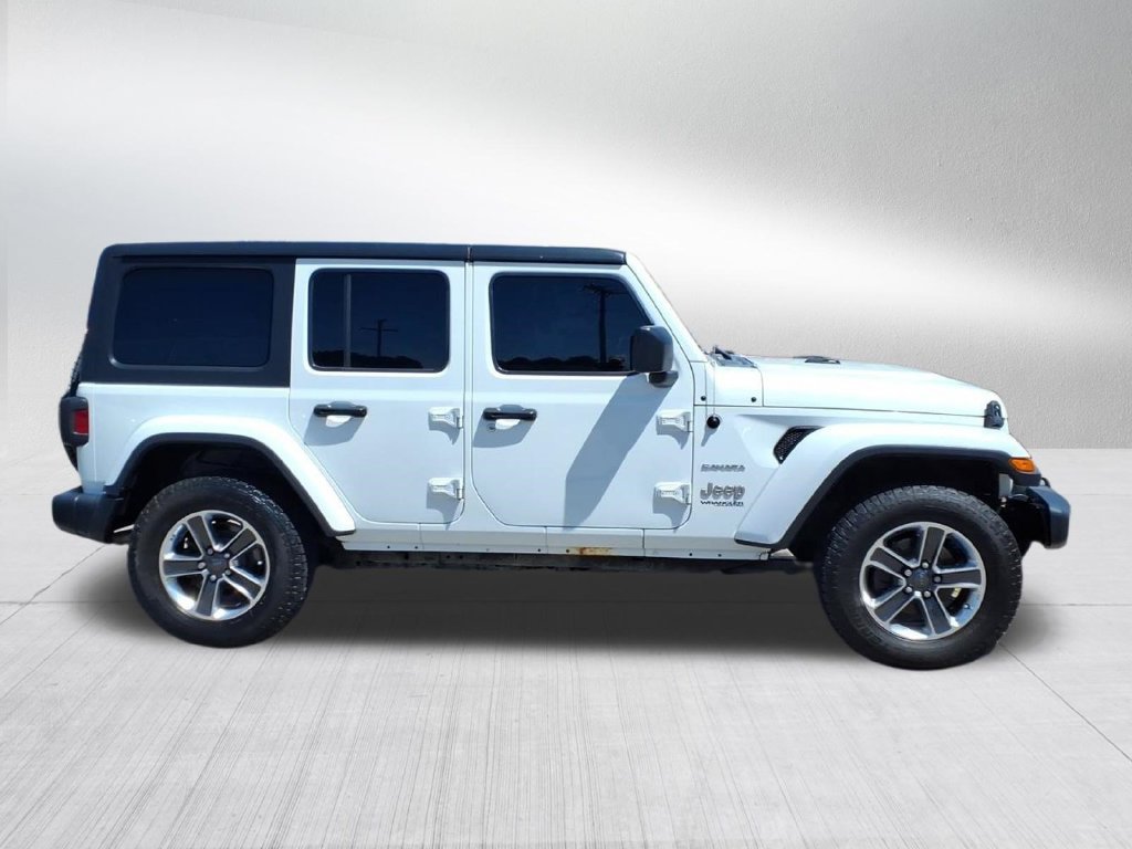 Used 2019 Jeep Wrangler Unlimited Sahara w/ Cold Weather Group AWD/4WD image 3