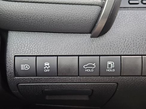 Used 2022 Toyota Camry SE FWD image 19