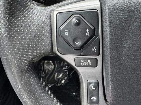 Used 2017 Toyota Tacoma SR5 w/ Tow Package AWD/4WD image 18