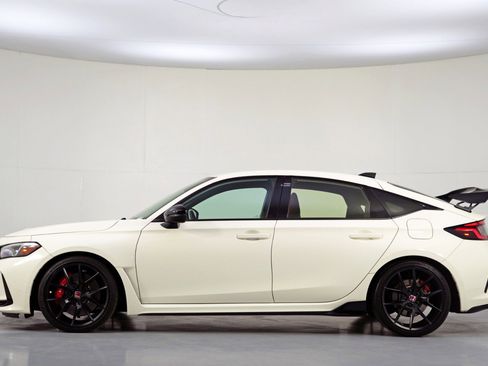 Used 2024 Honda Civic Type R image 9