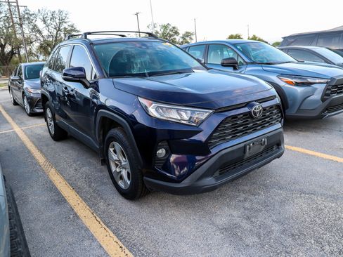 Used 2021 Toyota RAV4 XLE image 6
