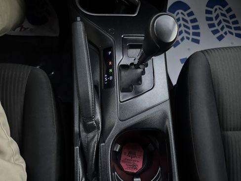 Used 2017 Toyota RAV4 LE image 29