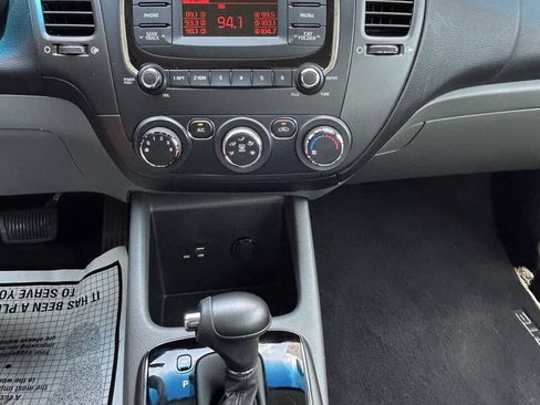 Used 2018 Kia Forte LX FWD image 11