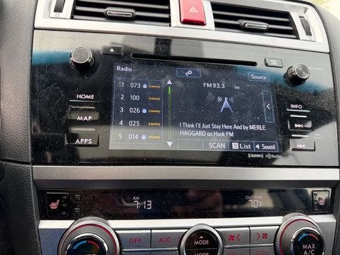 Used 2017 Subaru Outback 2.5i Limited image 10