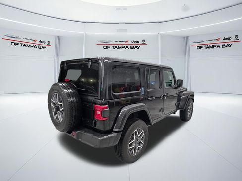 Used 2025 Jeep Wrangler Unlimited Sahara AWD/4WD image 6