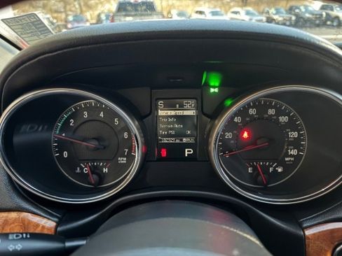 Used 2011 Jeep Grand Cherokee Overland image 20