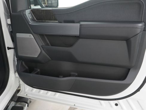 Used 2021 Ford F150 Lariat image 9