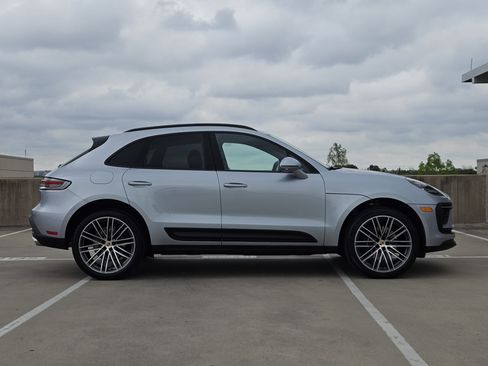 Certified 2026 Porsche Macan image 9