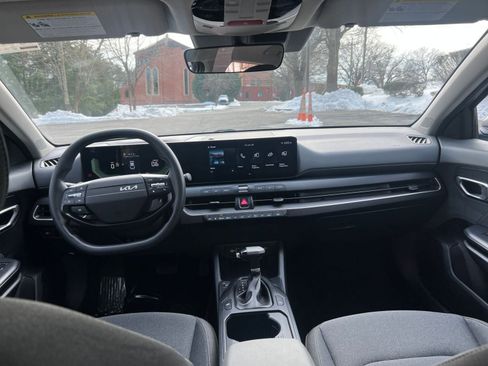 Used 2025 Kia K4 LXS image 29