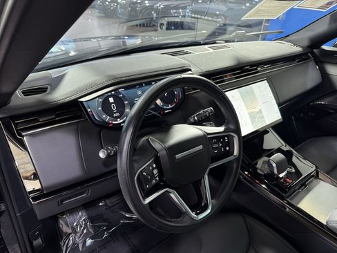 Used 2025 Land Rover Range Rover Sport SE AWD/4WD image 19